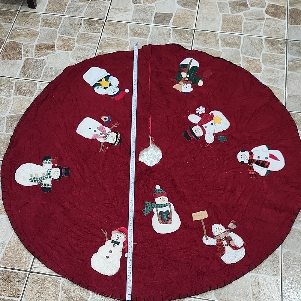 Vintage Tapete to Place Under a Handmade Christmas Tree